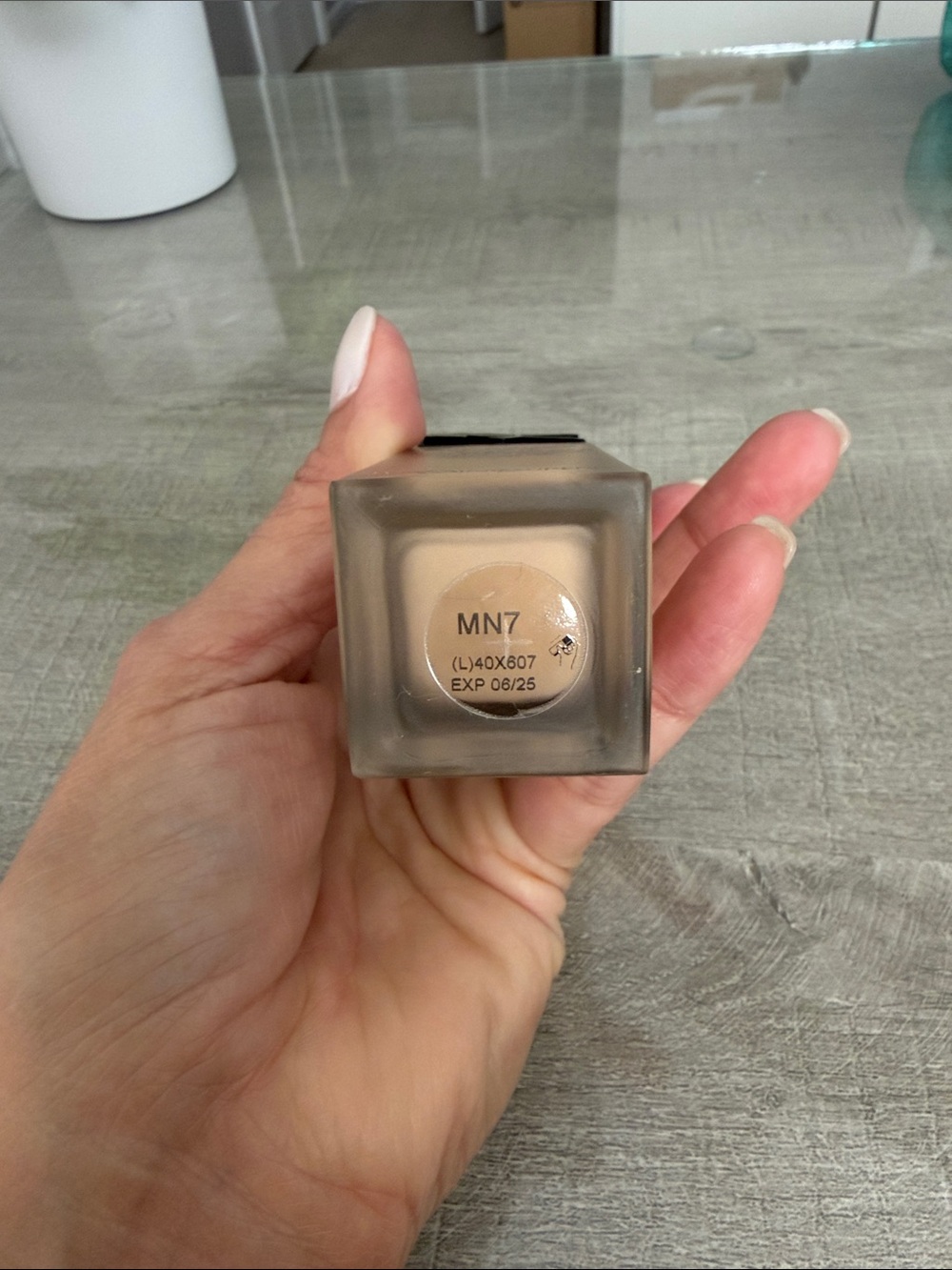 Yves Saint Laurent All Hours Foundation - MN7 - Picture 2 of 2